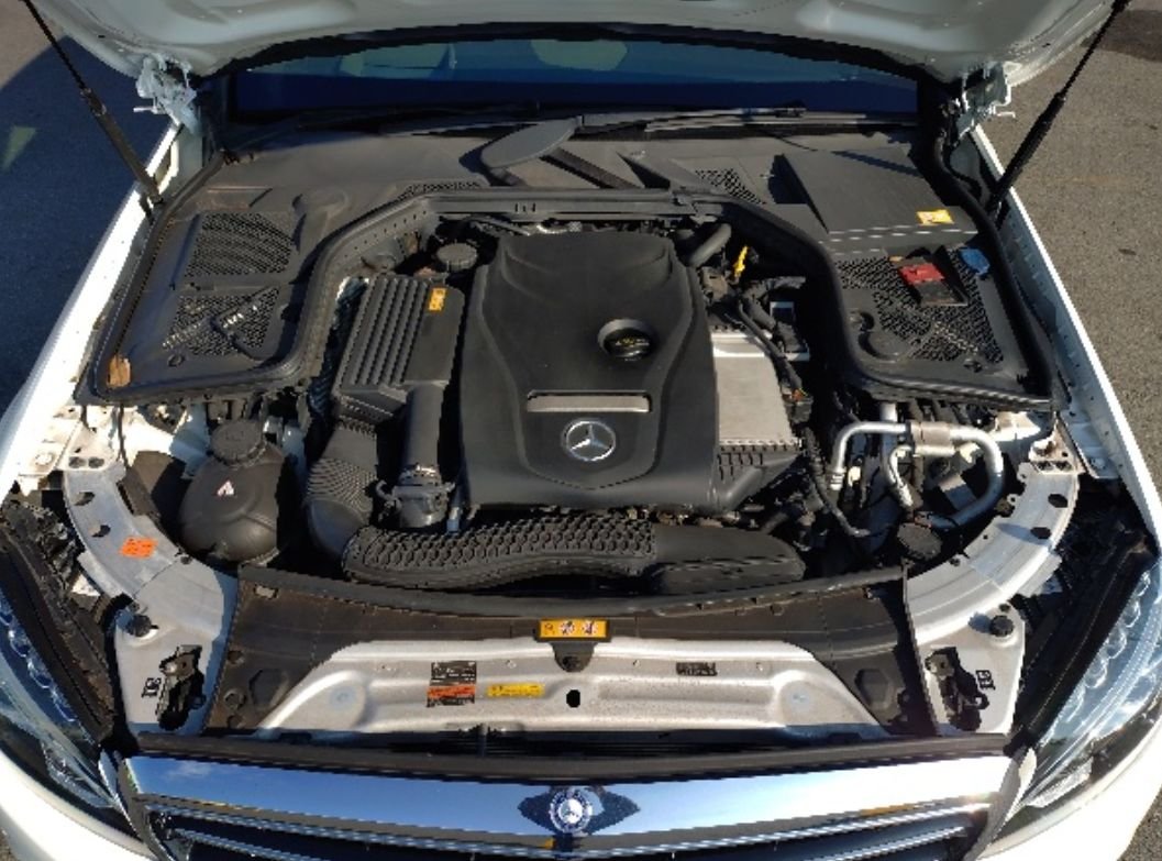 Engine bay of the 2.0 L turbo engine