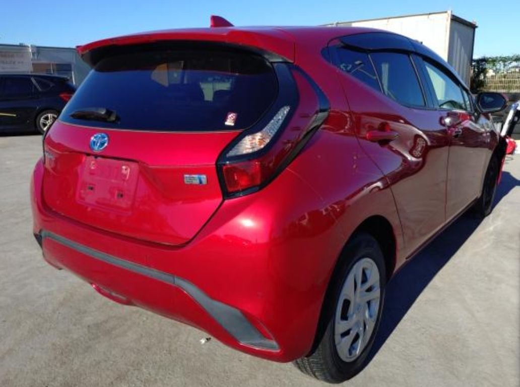 Rear and left side of the Toyota Aqua