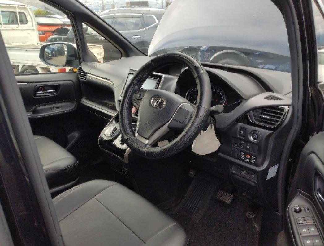 Right-hand-drive dashboard and steering wheel