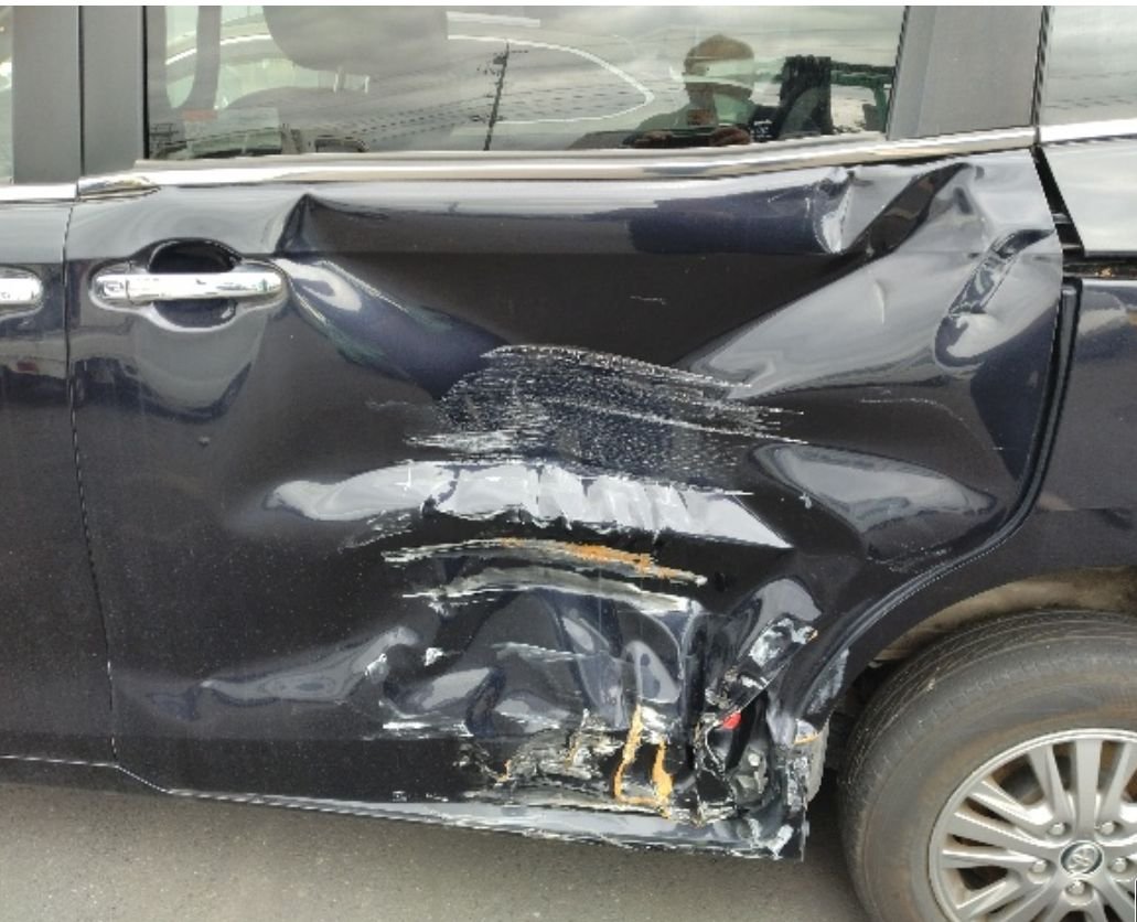 Close-up of the crushed sliding door