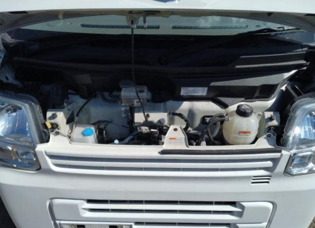 Engine bay of the 660 cc R06A engine