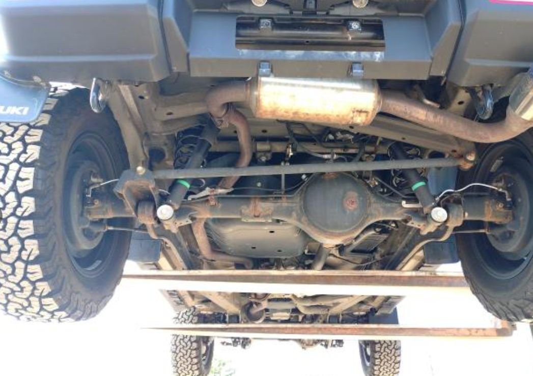 Underbody with the rear axle and surface rust