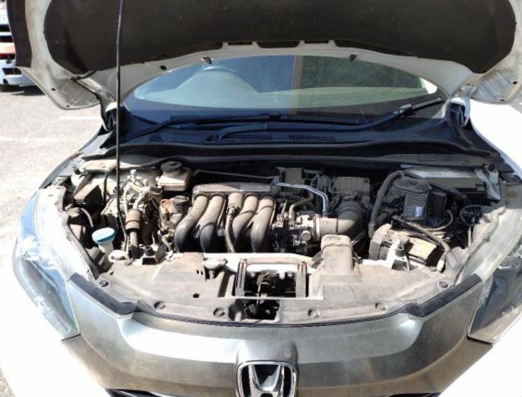Engine bay of the 1.5 L hybrid