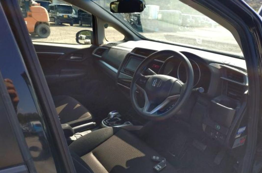 Right-hand-drive interior and steering wheel