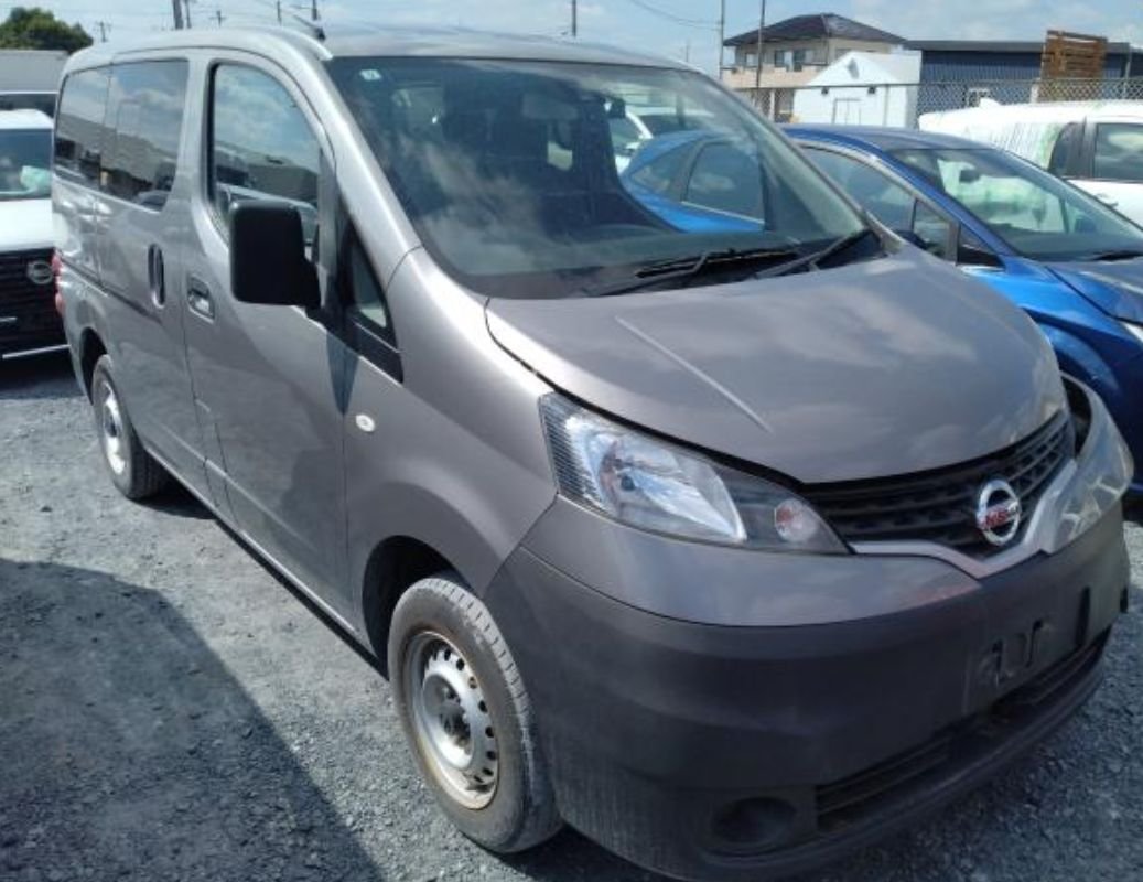 Front right of the NV200 van
