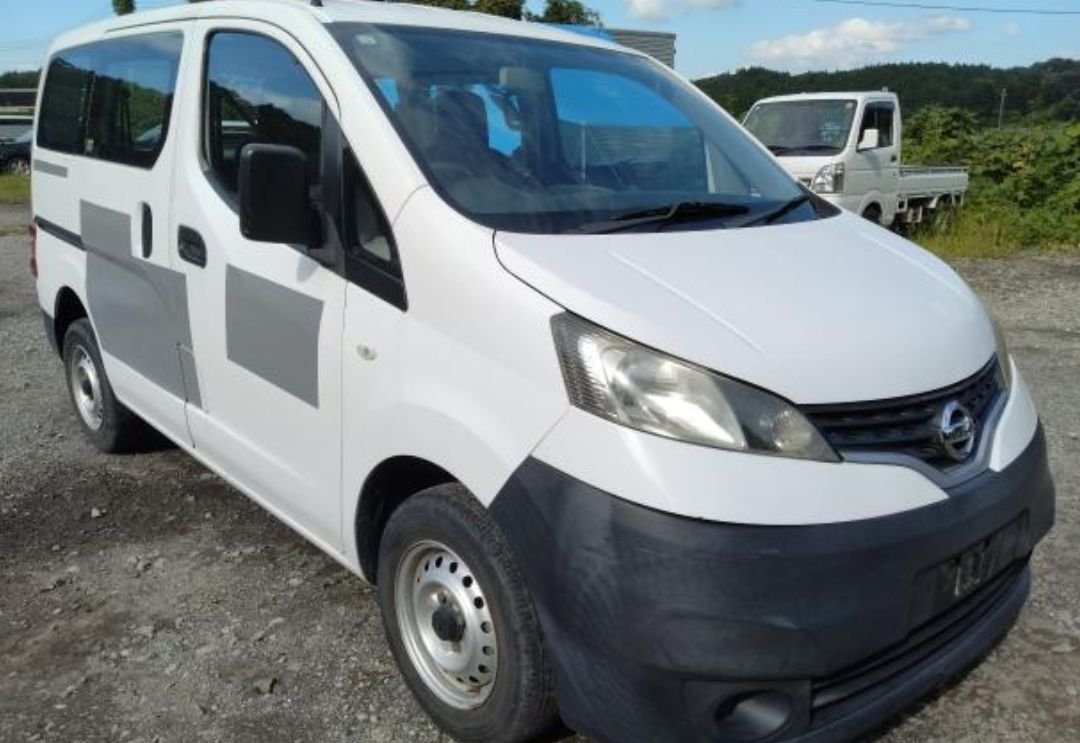 Front right of the Nissan NV200