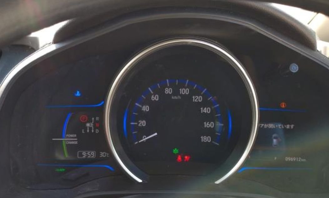Instrument cluster showing 96,912 km