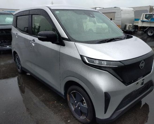 Front right of the Nissan Sakura